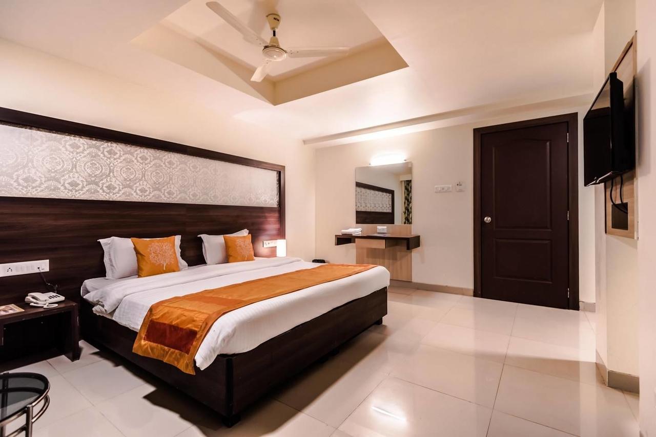 Hotel Veer Residency Panvel Eksteriør billede