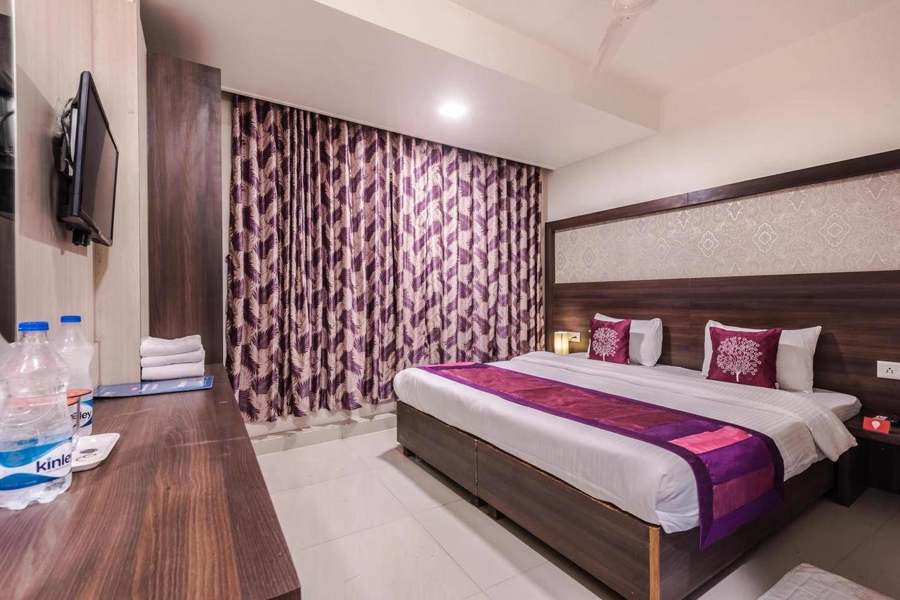 Hotel Veer Residency Panvel Eksteriør billede
