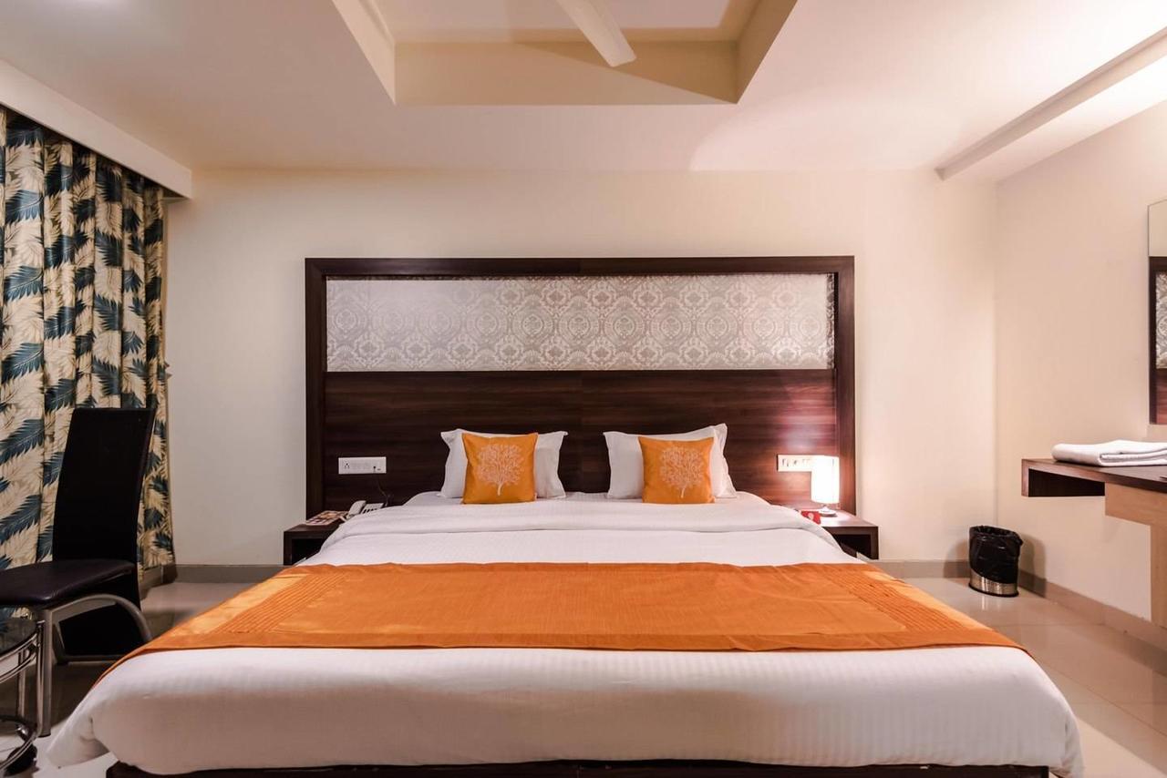 Hotel Veer Residency Panvel Eksteriør billede