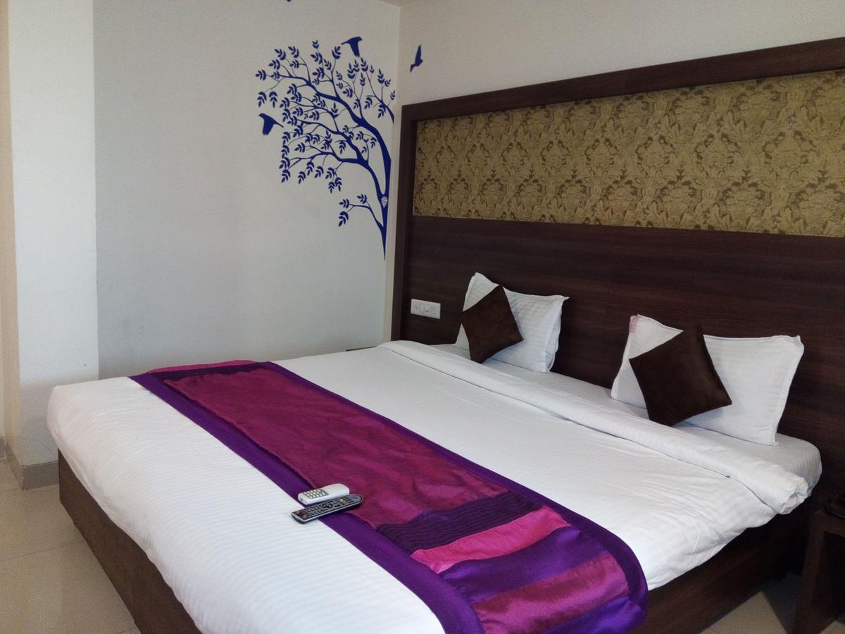 Hotel Veer Residency Panvel Eksteriør billede