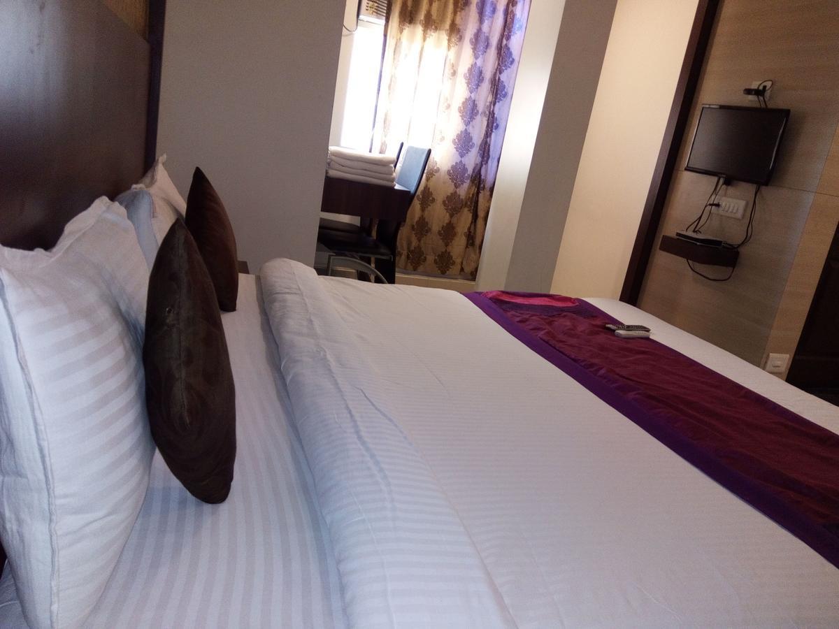 Hotel Veer Residency Panvel Eksteriør billede