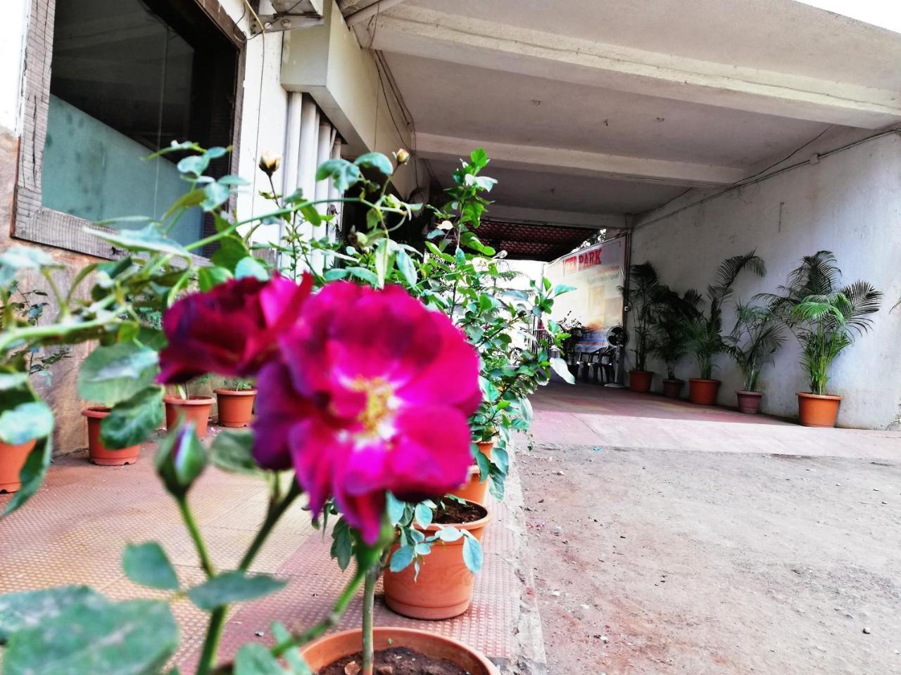 Hotel Veer Residency Panvel Eksteriør billede